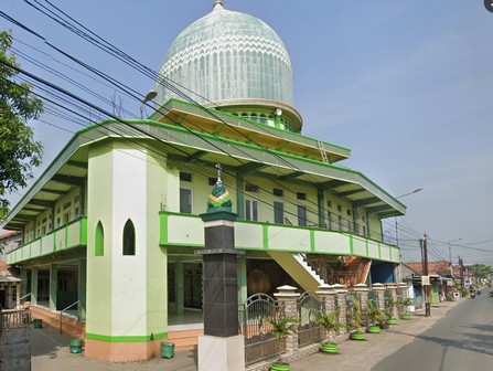 Gerakan Resik Resik Masjid Mojokerto melakukan giat bersih bersih masjid di Masjid Baitul Mansyur